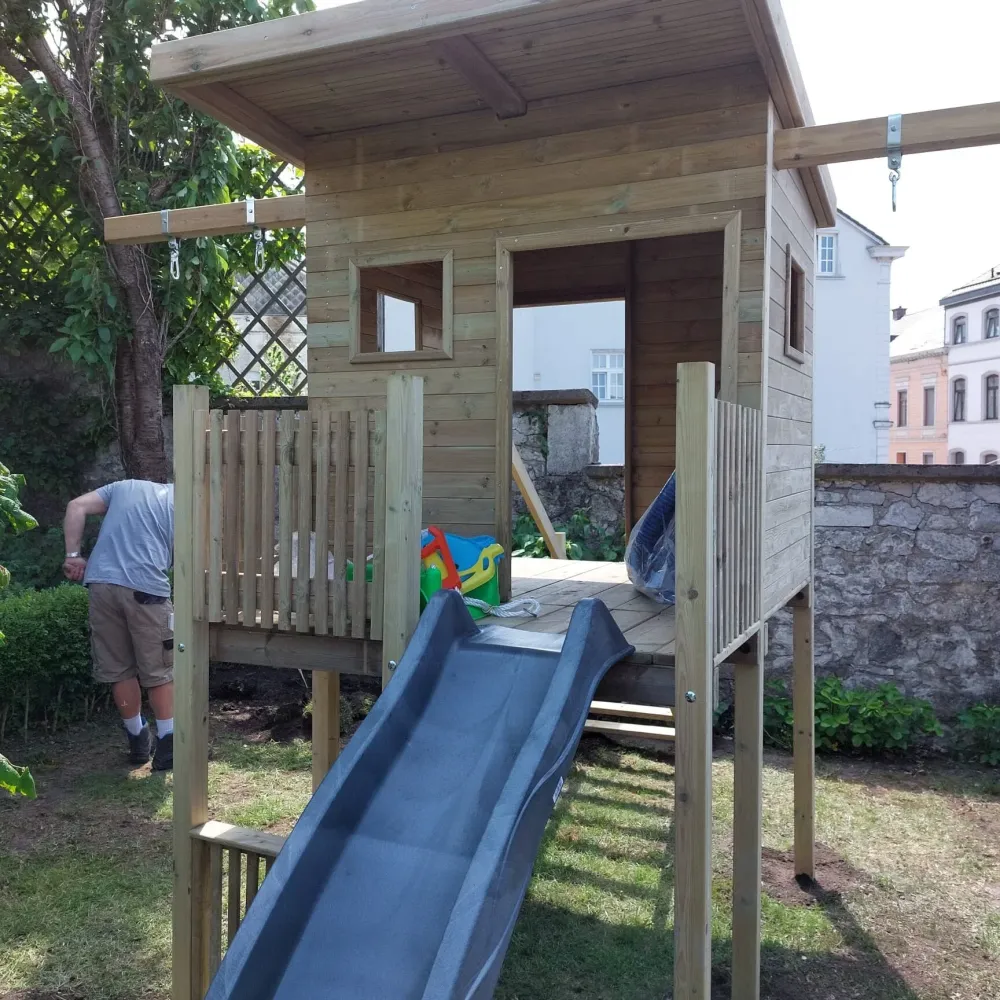Tour commando en bois à Verviers